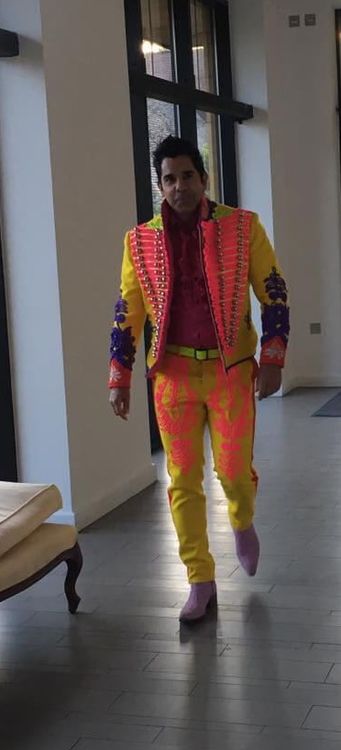 Roll up, roll up for the mystery tour! Jude Ranasinghe in his fabulous suit and boots!